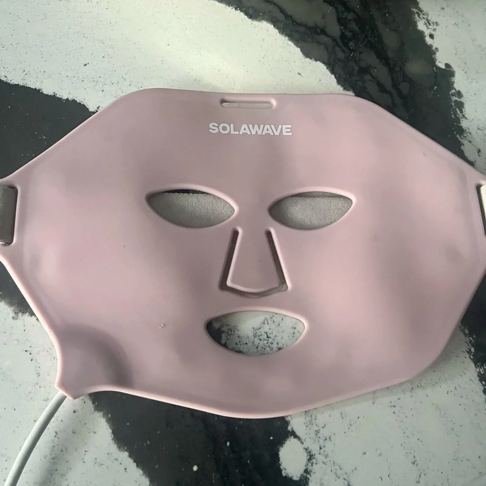 Solawave LED Face Mask - Picture 1 of 3
